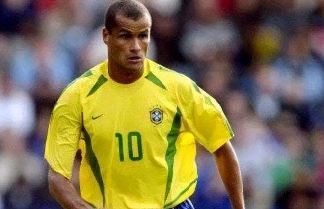 对攻的格局 对攻的格局